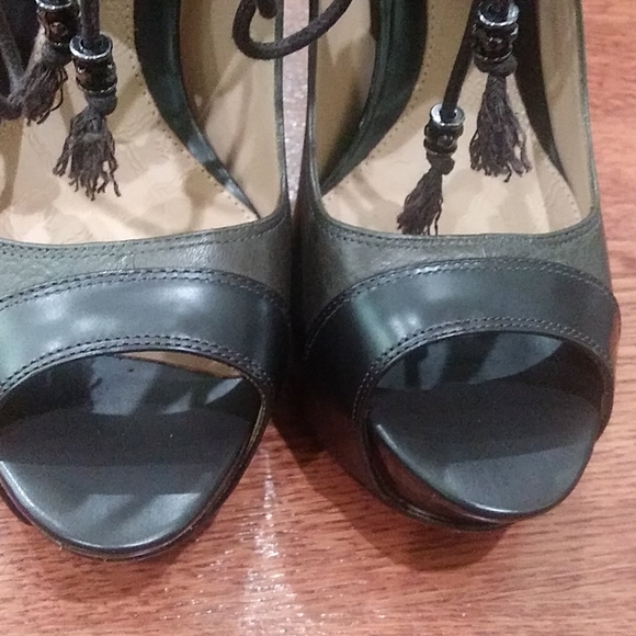 L.A.M.B platform green lace up heels - Picture 7 of 13